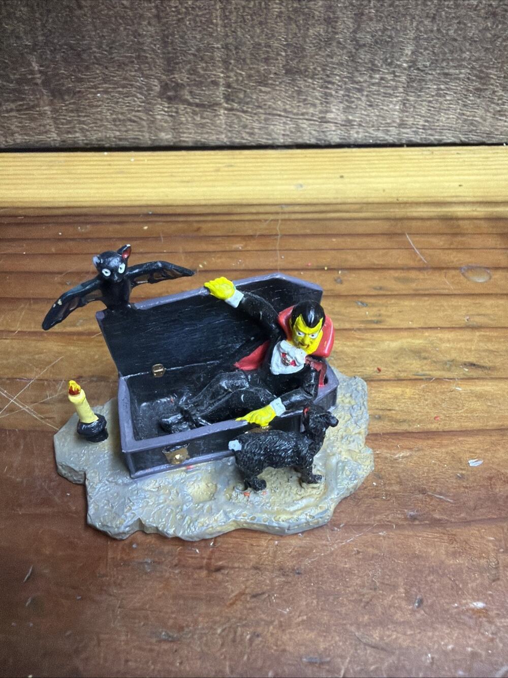 Lemax Vampire in Casket Halloween Spooky Town #22600 Flaw